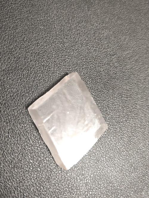透明冰洲石 可握在手中的双折射奇迹